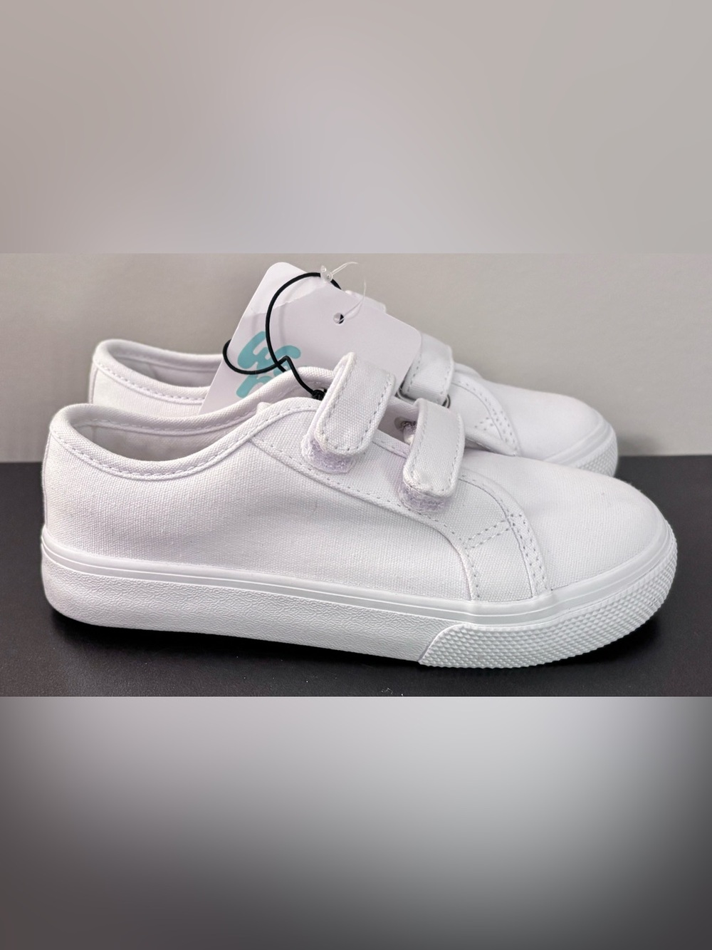 NWT Wonder Nation white sneakers size 11